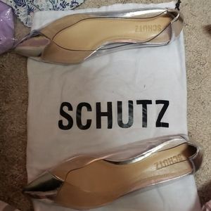 Schutz Flats